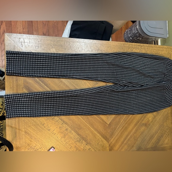 SHEIN Black and White Patterned Skinny Pants - Picture 3 of 10